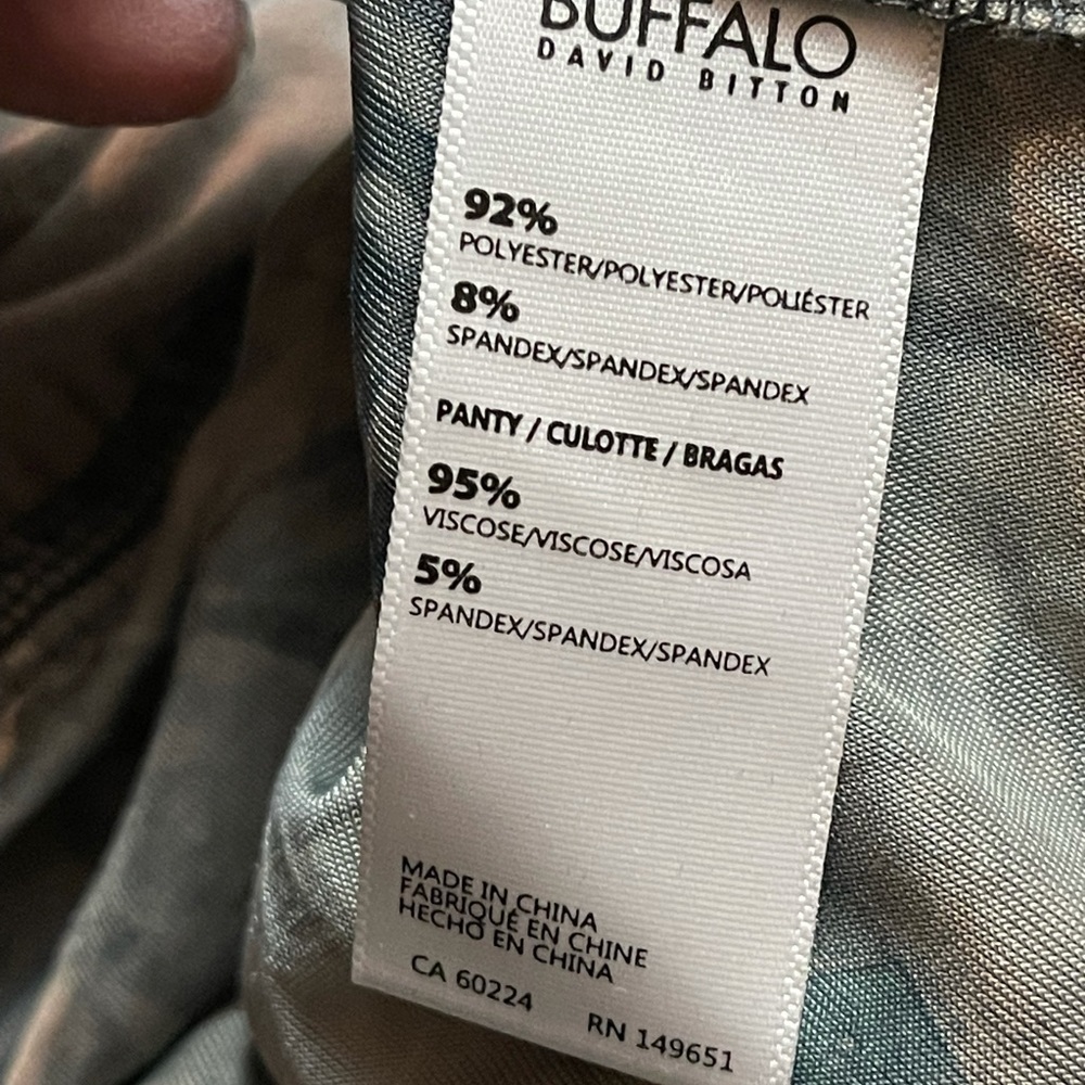 Buffalo Gray Velour Floral Bodysuit. Size S/P - Picture 5 of 6